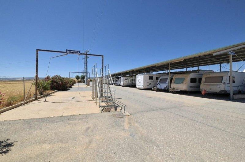 Foto 5c591817-8edf-442b-b196-68656e540833. Parking coche parking de caravanas en Malahá (La)