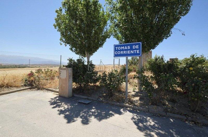 Foto 818ade04-e4dd-4e91-aa96-d460752b8e5f. Parking coche parking de caravanas en Malahá (La)