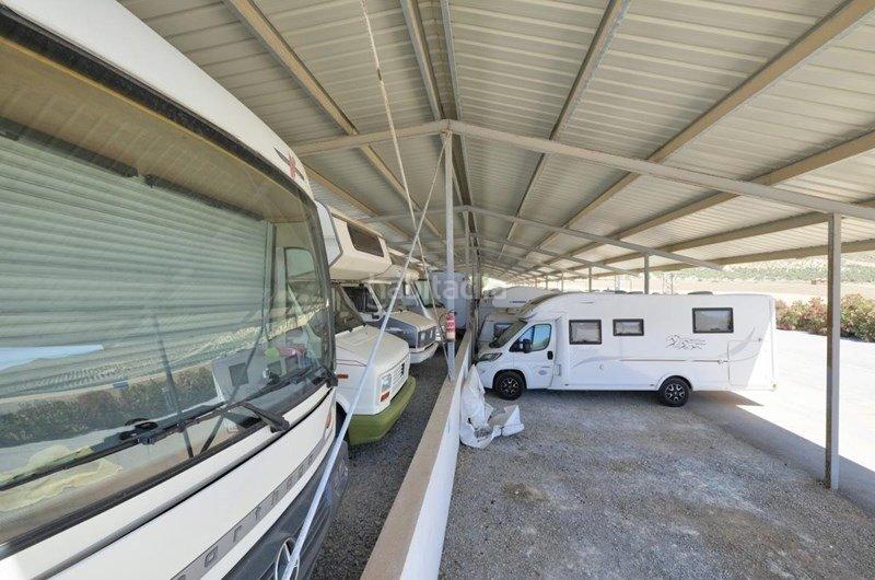 Foto 85ee9639-904b-4866-905a-f356bea193ad. Parking coche parking de caravanas en Malahá (La)