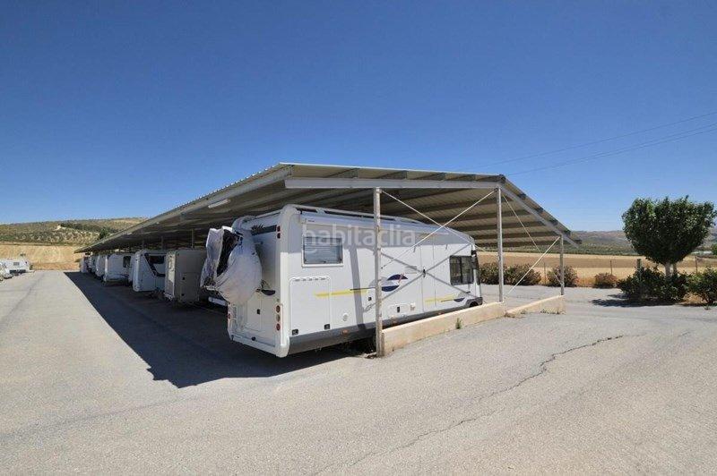 Foto b33fbf15-b047-4f4c-aef1-3516ec279061. Parking coche parking de caravanas en Malahá (La)