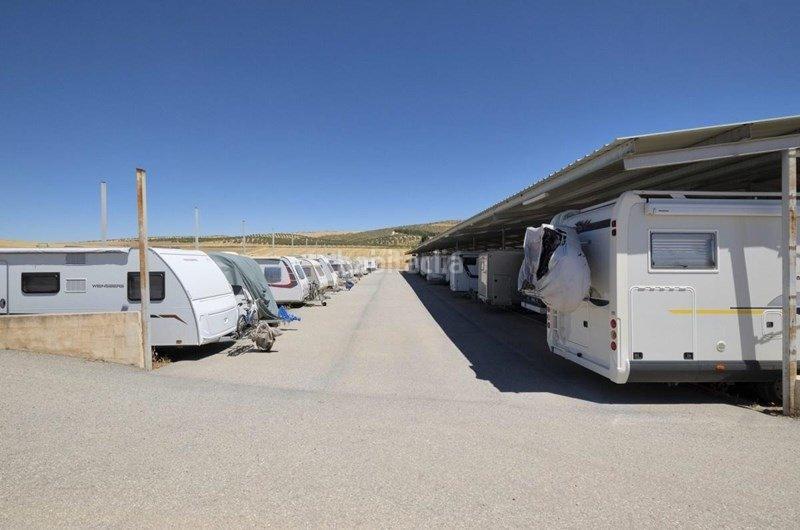 Foto c2c35f70-2b2b-4bda-81c5-7198666c0675. Parking coche parking de caravanas en Malahá (La)