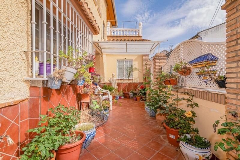 Foto c7096637-41cd-4543-92fb-6011ac071e34. Casa amb aparcament a Ogíjares