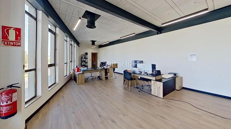 Foto ede5f5ef-b1fd-4e06-8278-7bbeeb769396. Bâtiment à usage industriel dans Peligros