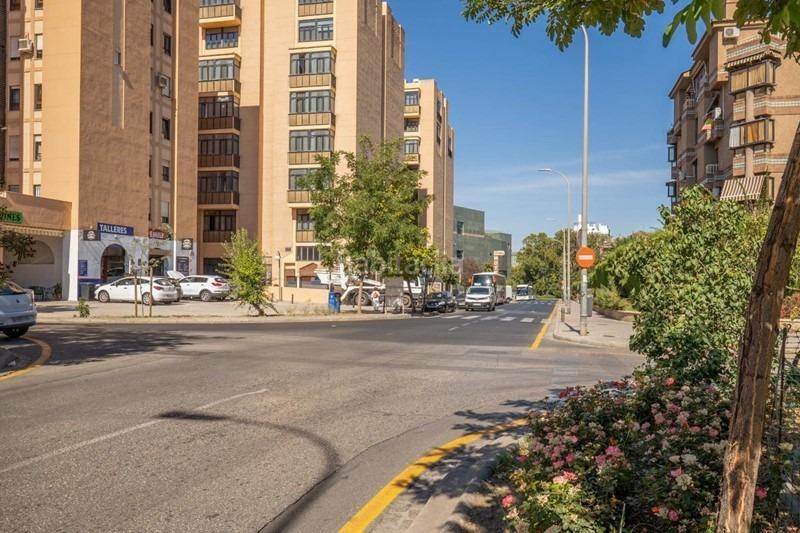 Foto a0db96e2-0df7-44ab-b237-3eb61cf496aa. Locale commerciale in Barrio de Zaidín Granada