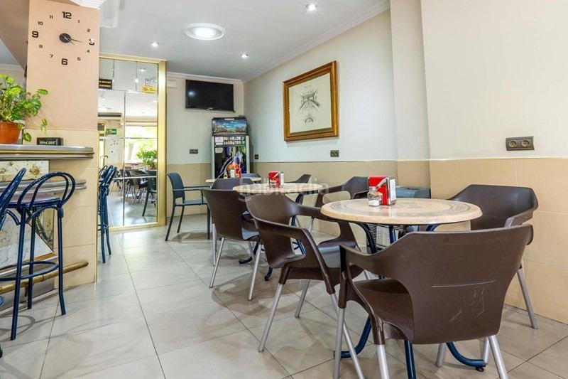 Foto a287a303-a7db-42b2-8c9e-683eef7cc3f7. Locale commerciale in Barrio de Zaidín Granada