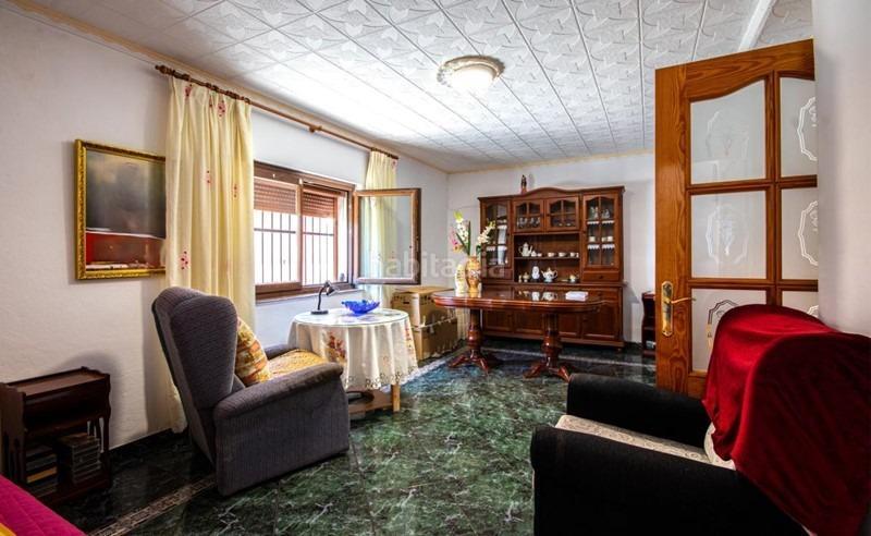 Foto 6280802e-fe37-4506-b9cb-625bb4e1c4c6. Casa amb aparcament a Padul