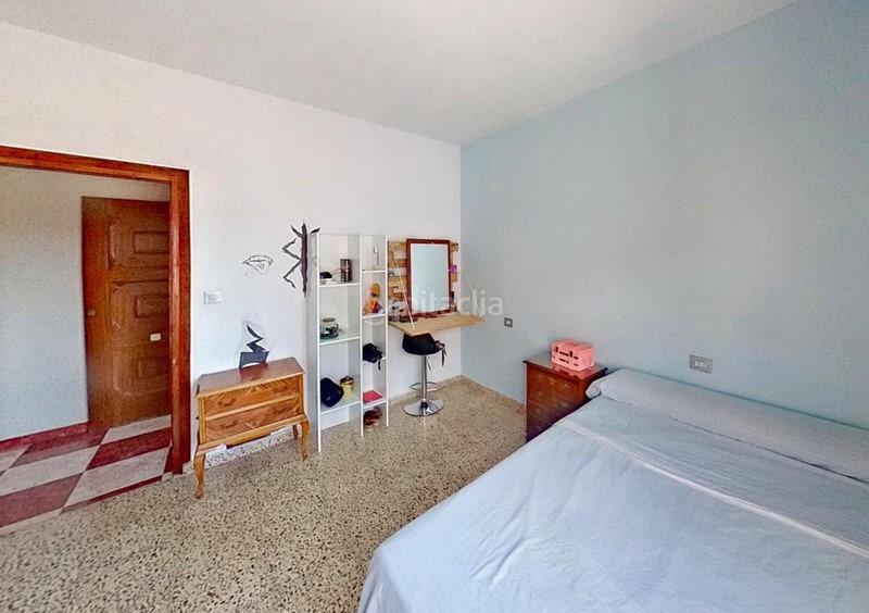 Foto a4593293-08d3-4d7e-8781-f6b3e6668c26. Casa amb aparcament a Padul