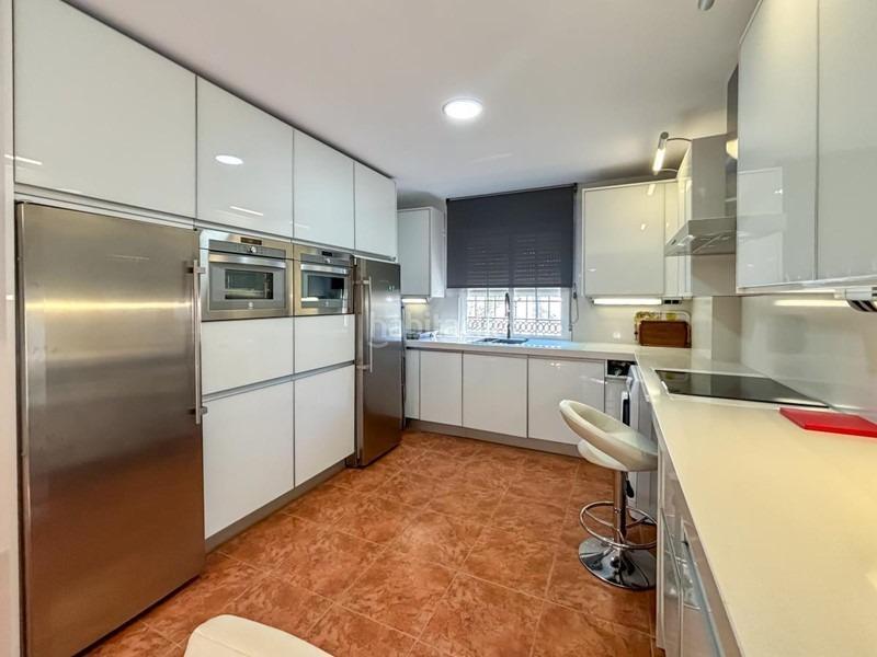 Foto b3c5ac84-c5f3-4812-9c4b-62e5b1d63522. Chalet con parcheggio piscina in Belicena Vegas del Genil