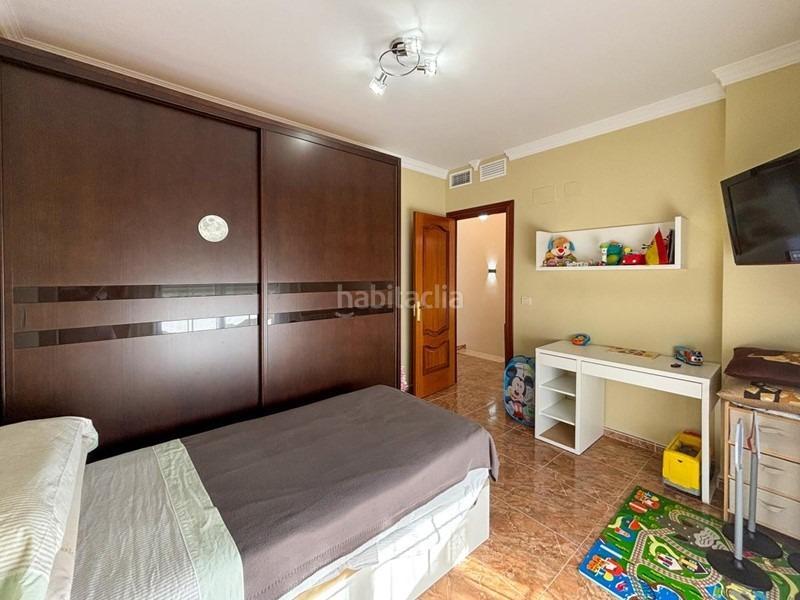 Foto d3d55ea9-ba11-4bc3-a1f5-1d4614b3d7fc. Chalet con parcheggio piscina in Belicena Vegas del Genil