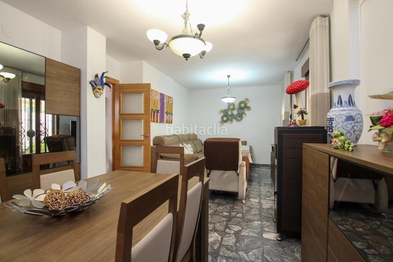 Foto f07ceb33-c043-4d0a-acef-18bc51c5f989. Casa amb aparcament a Ogíjares