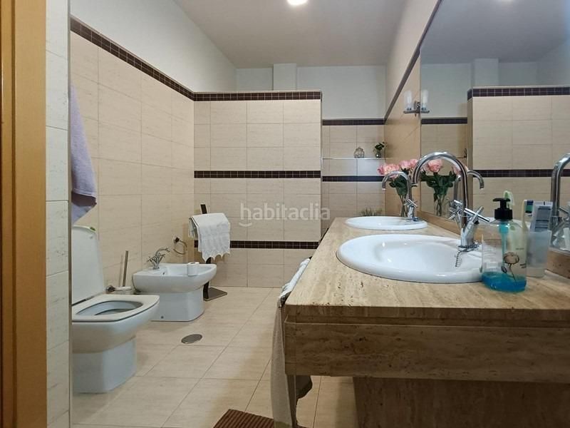 Foto 8927a58a-0b12-41f5-b9ae-1c5137980c51. Casa amb aparcament a Santa Fe
