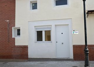 Loft in Huétor Vega. Oportunidad en huétor vega local como pisoloft!!