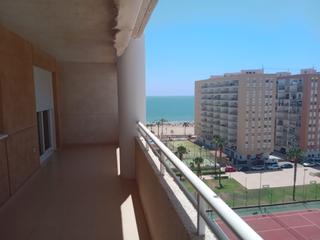 Pis a Racó. Maravilloso piso con vistas al mar, de 4 habitaciones en cullera