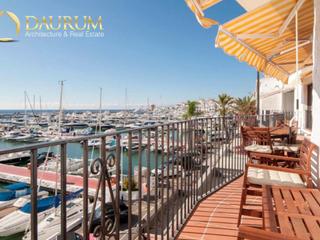 Pis a Puerto Banús. Inmejorable piso primera línea de playa, de 3 habitaciones, en p