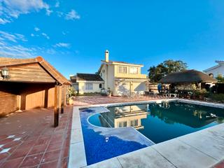 Xalet  Calle de las encinas. Impresionante chalet independiente en venta en calahonda, mijas