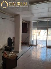 Local Comercial  Carrera de la fonteta de sant lluís. Estupenda oportunidad, local de 4 estancias, en na rovella. (val
