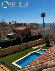 Casa adossada  Carril de la estación. Magnífico chalet adosado de 4 plantas en rincón de la victoria (