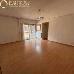 Pis  Calle del lago constanza. Fabulosa oportunidad de 4 habitaciones en pueblo nuevo (mn6-pb-6