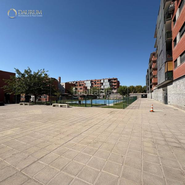 Foto 8f1807e2-6abd-4585-a513-20ec57c0db90. Attico con riscaldamento parcheggio piscina in Soto de Henares Torrejón de Ardoz