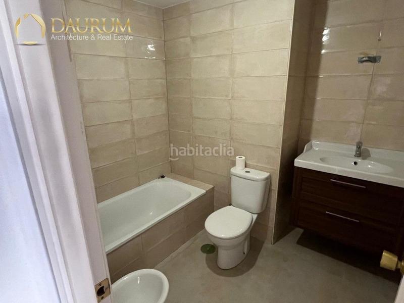 Foto 11c72468-b787-4425-a1b9-eb7d7f5177e9. Flat with parking pool in Peñagrande Madrid