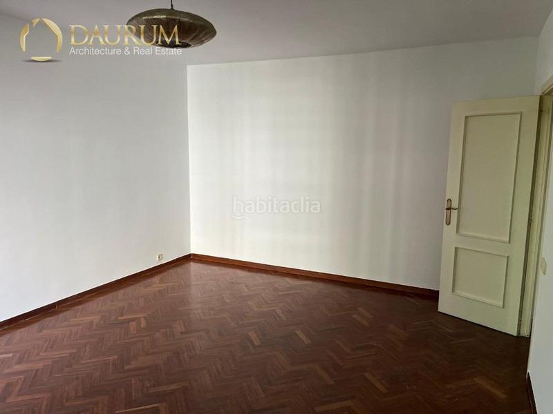 Foto 601d084d-d4e6-497c-985c-28366167e489. Flat with parking pool in Peñagrande Madrid