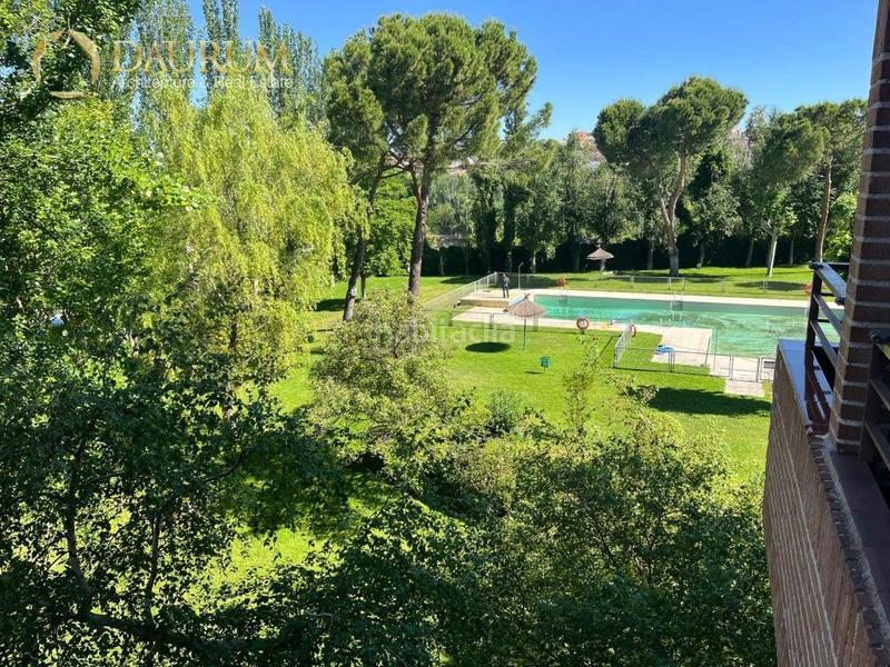 Foto 9cd09e29-27c4-4c54-a583-642141a1f2a7. Flat with parking pool in Peñagrande Madrid
