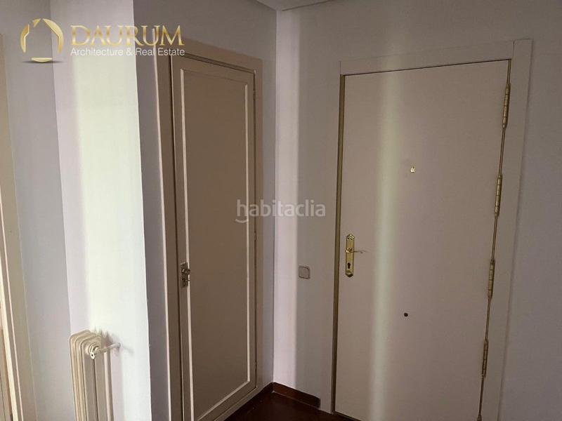 Foto b36df266-5815-43c6-9578-023f2605e9b3. Flat with parking pool in Peñagrande Madrid