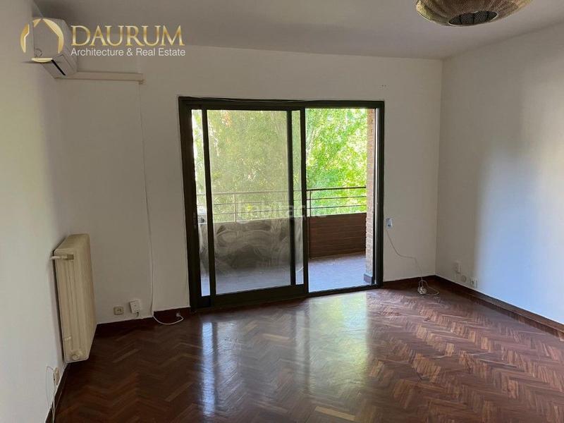 Foto ff89605c-2901-49fd-9e44-7e6ecbeef57e. Flat with parking pool in Peñagrande Madrid