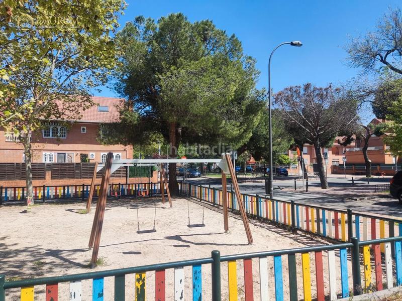 Foto d0a1f2a4-4045-48f4-91ec-3251881d53c5. Semi detached house with parking pool in Getafe norte Getafe