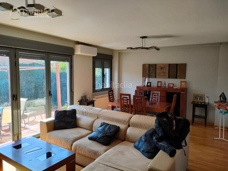 Foto 0867d94e-4b2e-46bd-8a85-c821a6355dbb. Casa adossada amb calefacció aparcament a Loeches