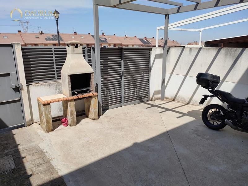 Foto 3d0fcae3-0ca9-4257-bd2e-6ca8c5d2481a. Casa adossada amb calefacció aparcament a Loeches