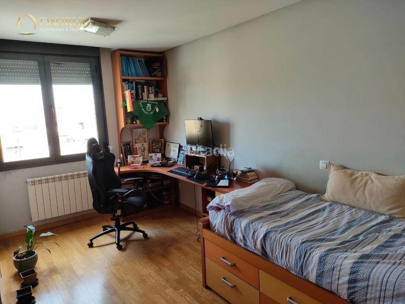 Foto eef460b8-de52-49f0-be10-7171217e18d6. Casa adossada amb calefacció aparcament a Loeches