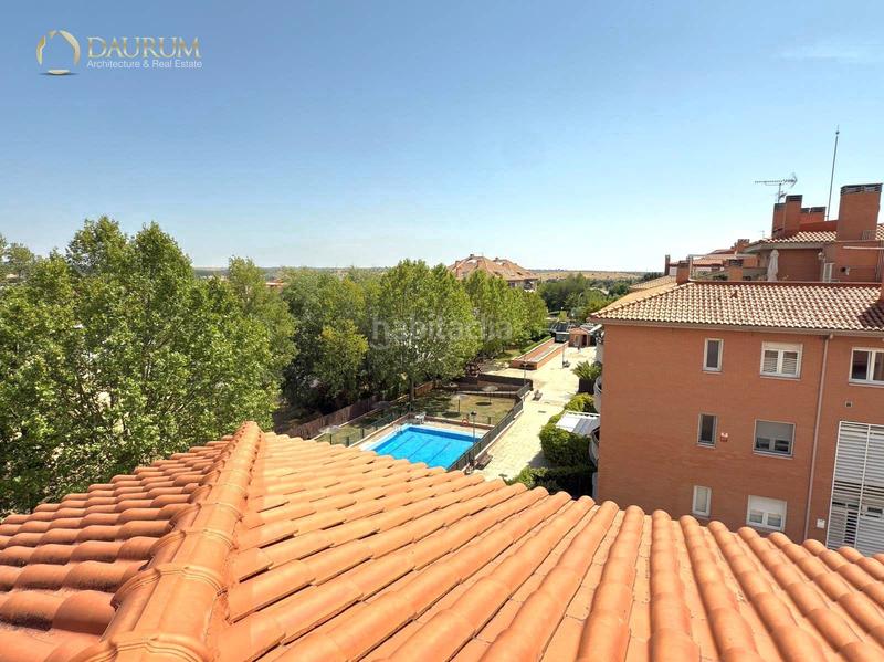 Foto b4a4b581-ec56-4ee2-8da4-6fee50d387a2. Attique avec chauffage parking piscine dans Sector B Boadilla del Monte