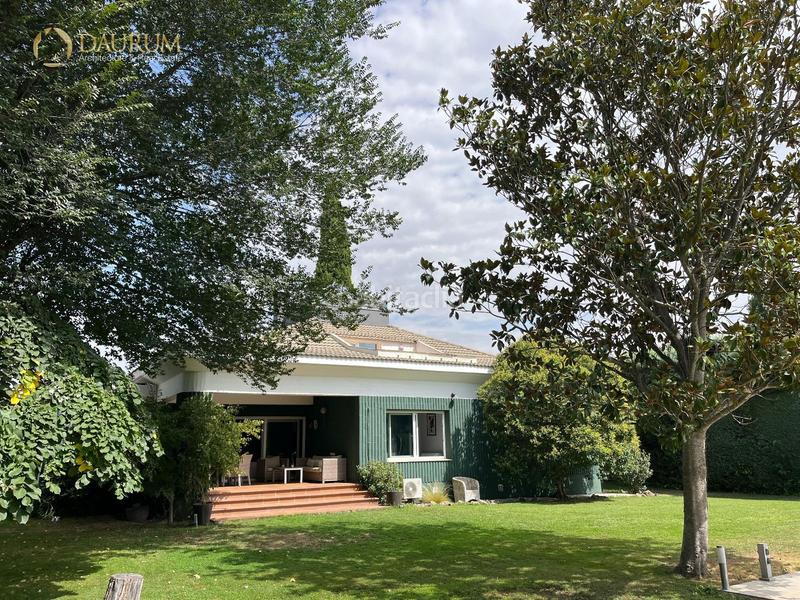 Foto d6a615de-81ca-4f57-b97c-78bfd2a51b73. Chalet avec chauffage parking piscine dans Villafranca del Castillo Villanueva de la Cañada