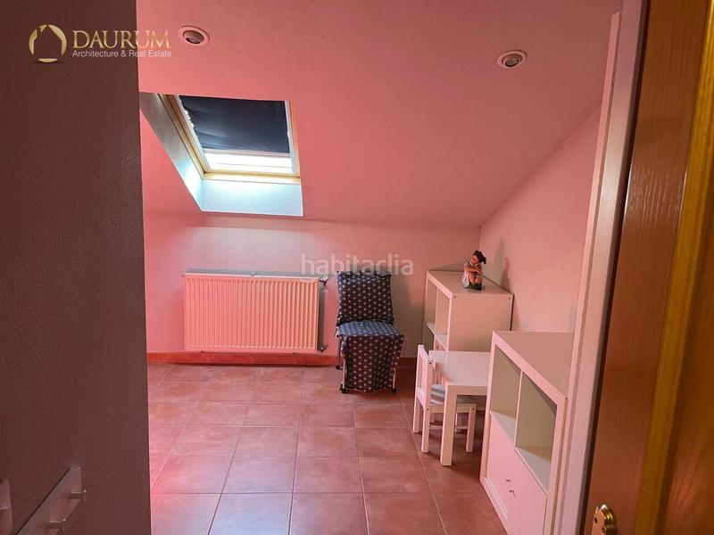 Foto cc354496-bc07-474a-a15c-7e596623085c. Duplex con riscaldamento parcheggio in Casa Amarilla Galapagar