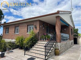 Chalet  De carboneros. En brunete