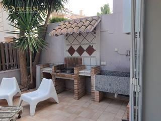 Chalet  Almenares. En el puig