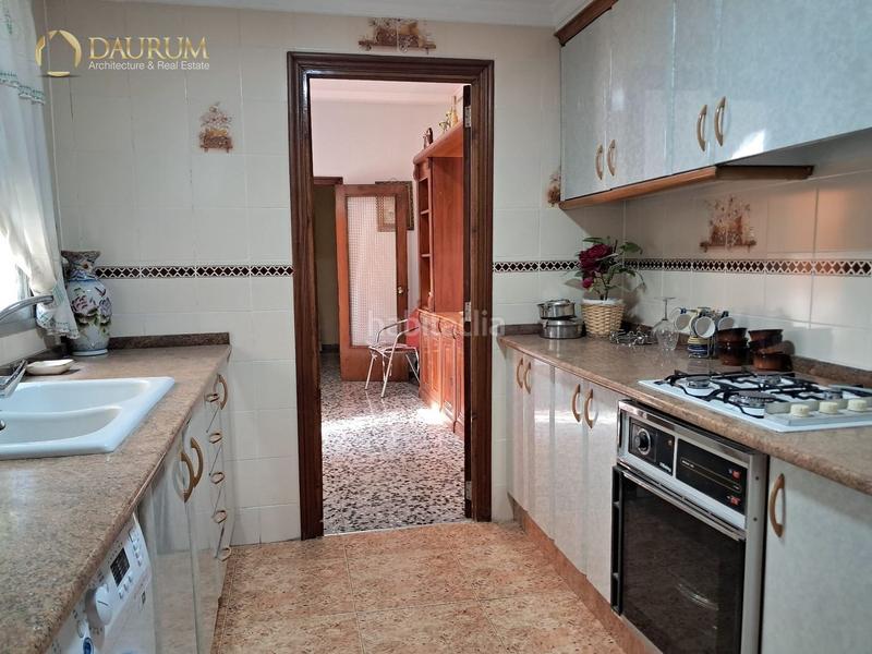 Foto bfc05459-ff0b-440d-947c-81f1bf9be28d. Casa amb aparcament a Zona Concordia Burjassot