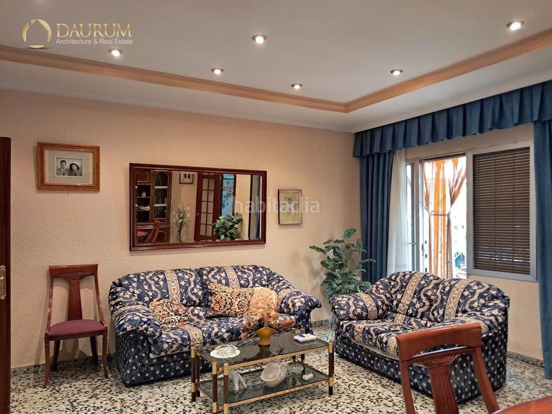 Foto dc17f2d3-c3ff-472f-809d-987d51cc59dc. Casa amb aparcament a Zona Concordia Burjassot