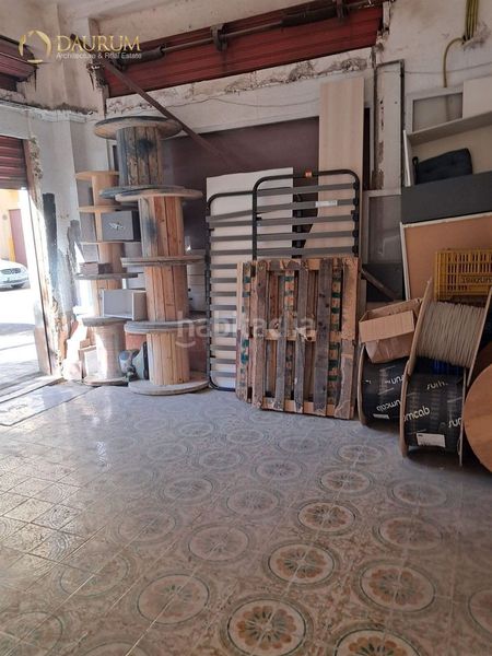 Foto bfcc04ae-1eb3-4e65-a60a-9832a6b1c219. Fabrikhalle in Torrefiel Valencia