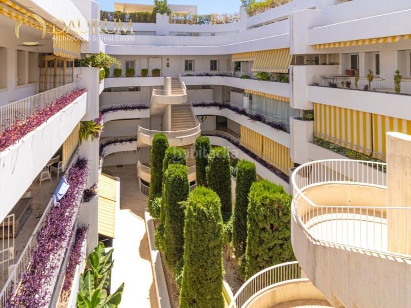 Foto 3f557266-49bd-4774-82df-fc688a5287f3. Duplex con riscaldamento parcheggio piscina in lomas de Marbella club Marbella