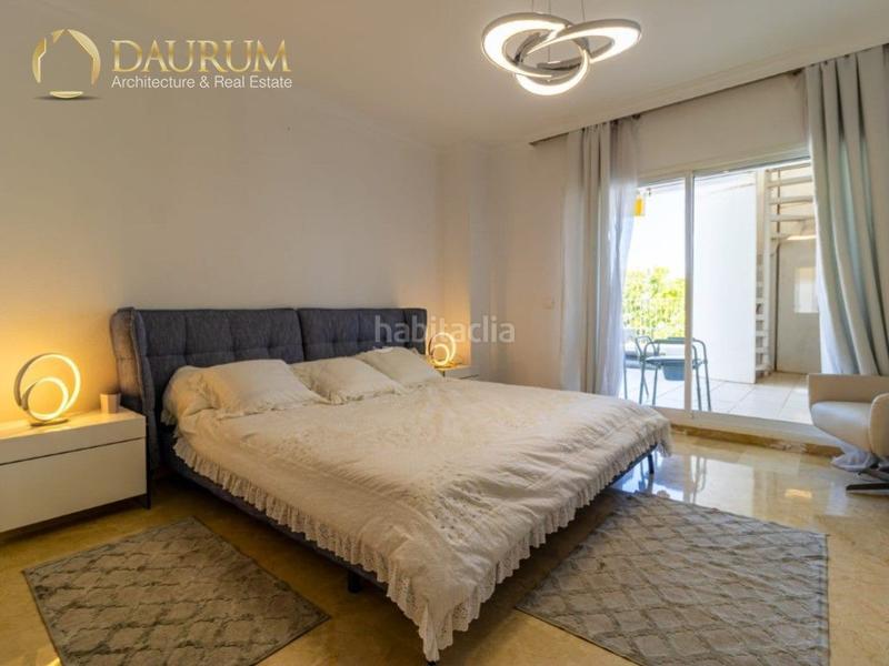 Foto 49a05e20-d1e0-4fae-bc19-1a21f9535b7e. Duplex con riscaldamento parcheggio piscina in lomas de Marbella club Marbella