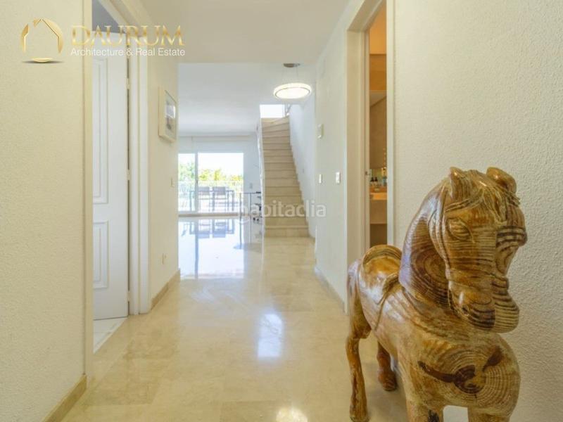 Foto 756c7b2a-75ce-48e0-9153-36fdc87183e0. Duplex con riscaldamento parcheggio piscina in lomas de Marbella club Marbella