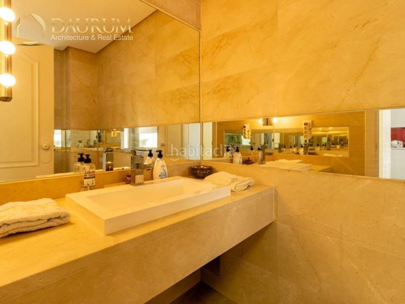 Foto a6a98a6d-74c3-4616-81bd-39a8437463f7. Duplex con riscaldamento parcheggio piscina in lomas de Marbella club Marbella