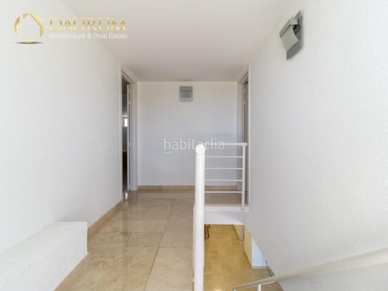 Foto d340df9c-f3aa-4e29-bf53-d4e2f44a42a4. Duplex con riscaldamento parcheggio piscina in lomas de Marbella club Marbella