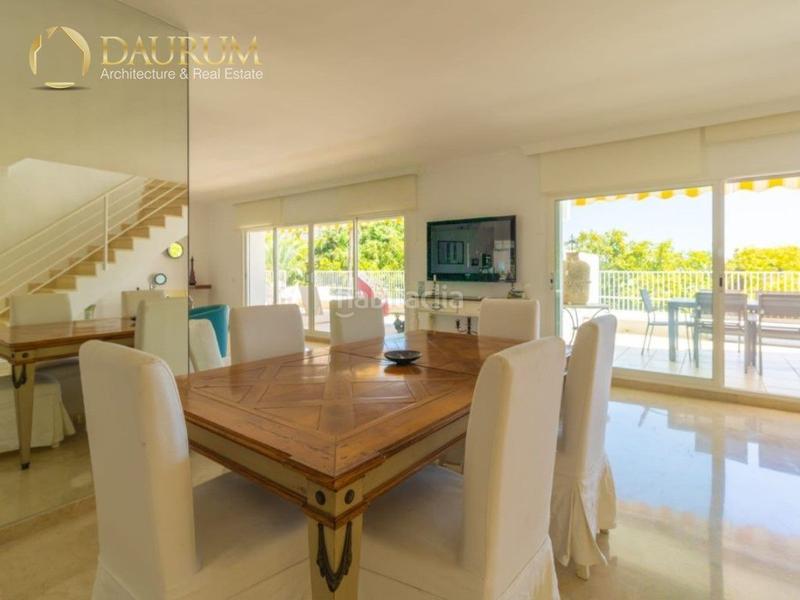 Foto fb1aba77-ea39-4e4f-af47-a31732052d47. Duplex con riscaldamento parcheggio piscina in lomas de Marbella club Marbella