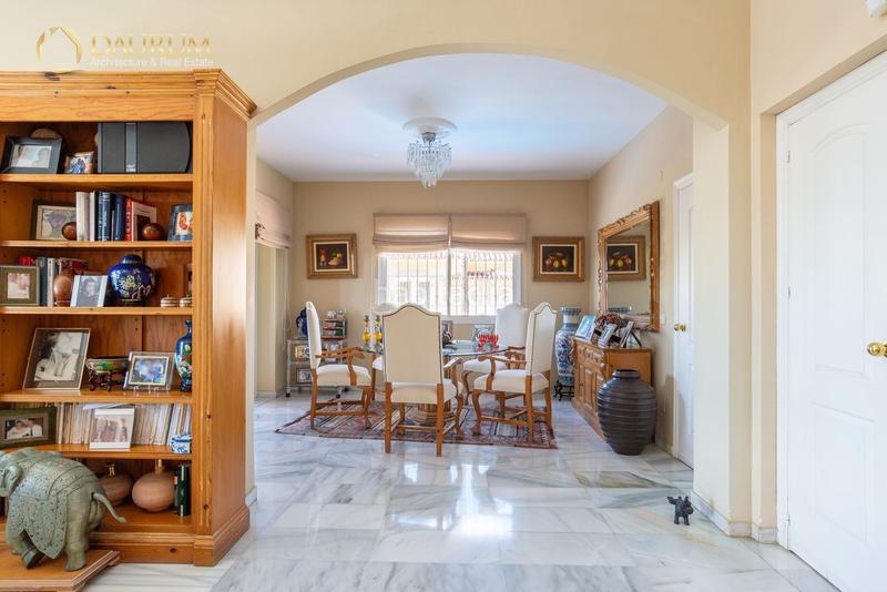 Foto 911c3d1f-aa0d-40b0-a455-d3a6dce3b339. Chalet en El Candado Málaga