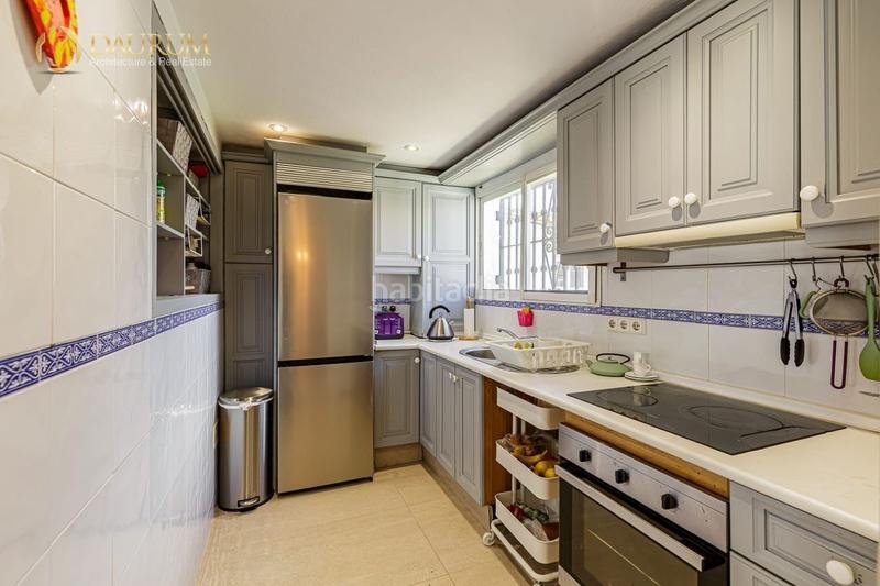 Foto eaa89ce8-e812-4876-ade6-50d61ed452d5. Casa a schiera con parcheggio piscina in Bahía Dorada Estepona