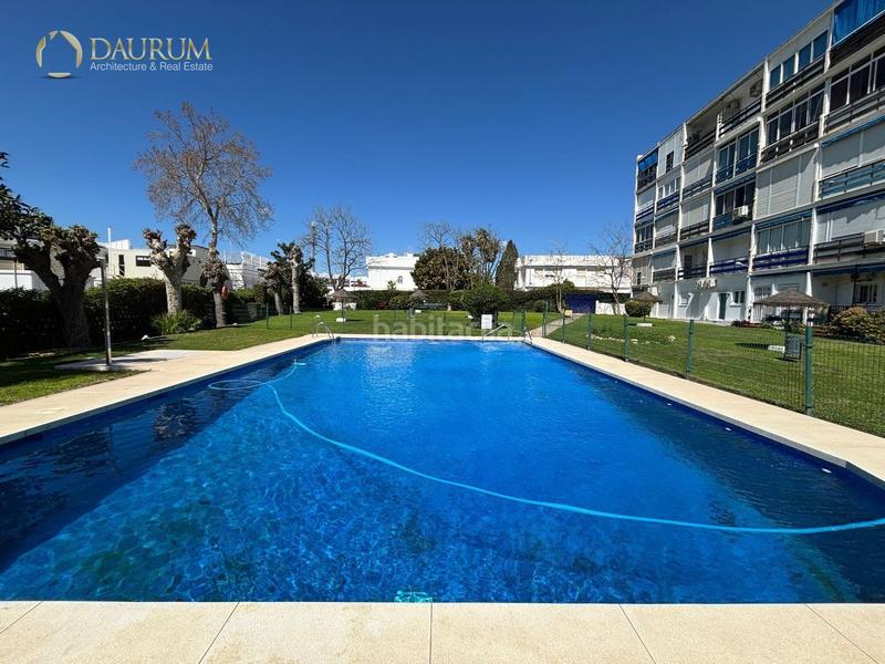 Foto c1d4df8f-85a5-4a0d-9e32-a805c3637787. Appartamento con piscina in Los Álamos Torremolinos
