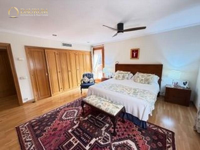 Foto 21e16a14-ef90-447d-803d-bf7b242126b0. Chalet con riscaldamento parcheggio piscina in Montealina Pozuelo de Alarcón